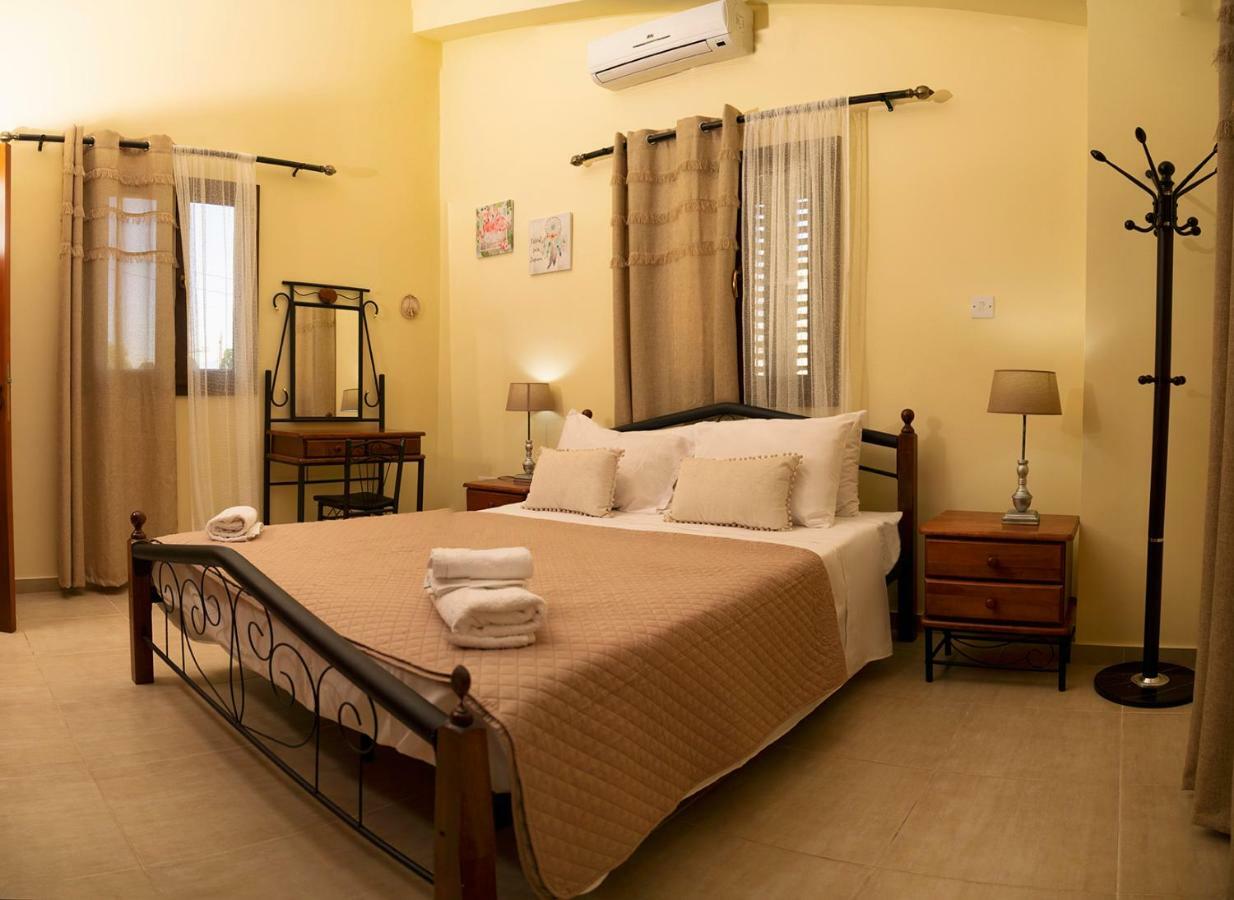 Salamiou Stone House Villa Paphos Eksteriør billede